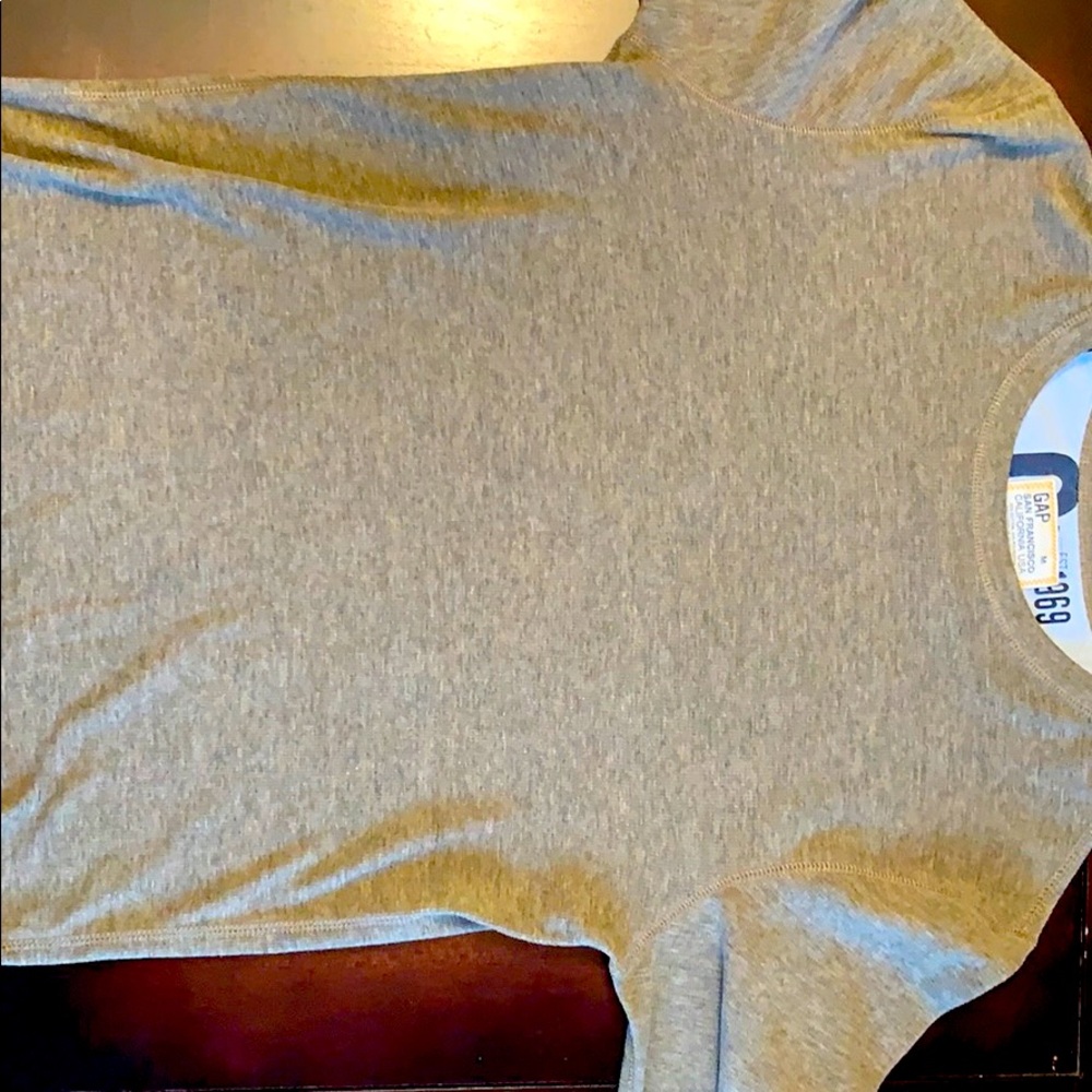 GAP Men’s Long Sleeve Tee